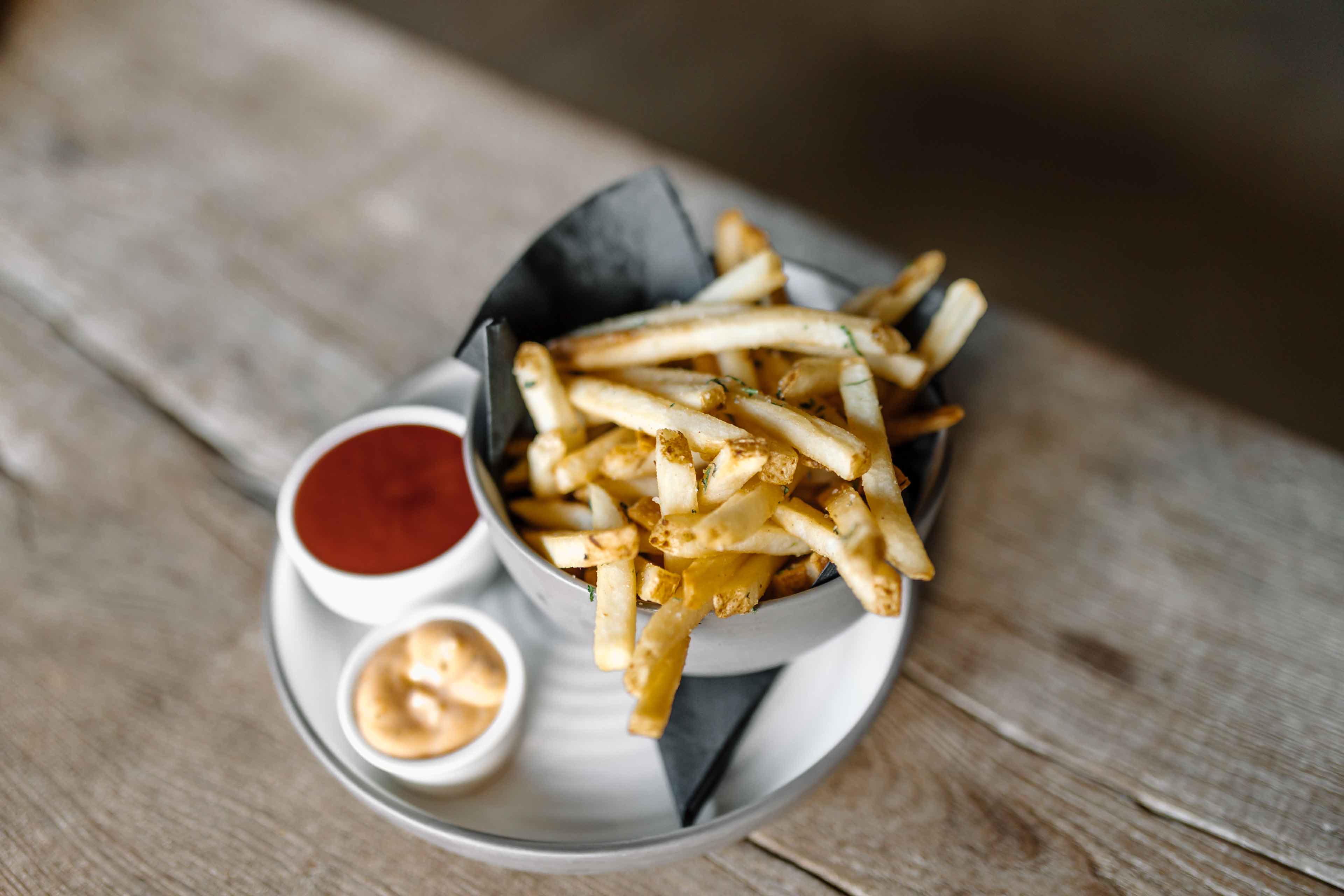 french fries in folktable restaurant in sonoma california